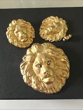Gold Lion Head Button Set - Decorative Metal Buttons
